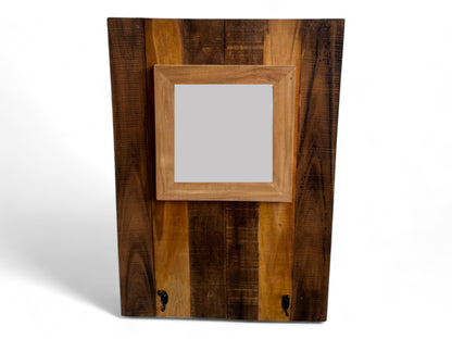 Wandgarderobe mit Spiegel - Integrierter Spiegel mit Zwei Haken – Modern aus Mahagoni und Teakholz – 70x50 cm